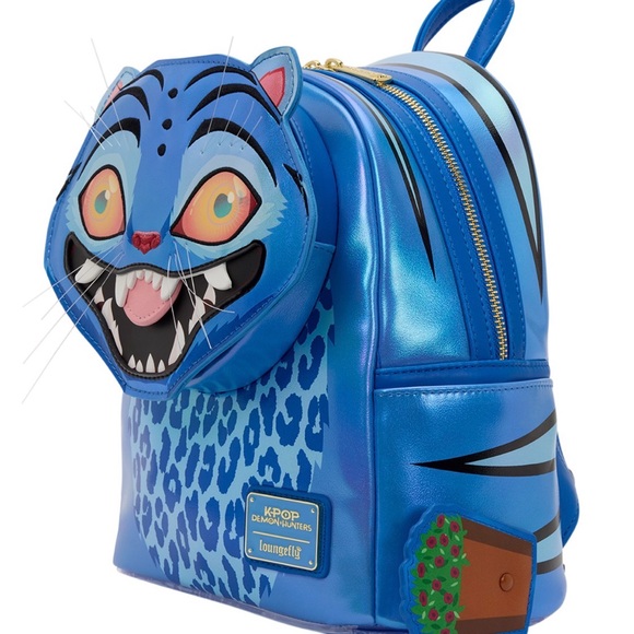 Loungefly KPop Demon Hunters Exclusive Derpy Cosplay Light-Up Glow Mini Backpack main image 4